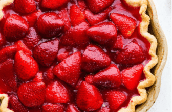 Fresh Strawberry Pie (Quick and Easy!)